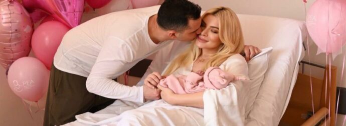 Κατερίνα Καινούργιου: Συγκινητικές στιγμές με τον Παναγιώτη Κουτσουμπή και το νεογέννητο τους – «Δάκρυα χαράς!»