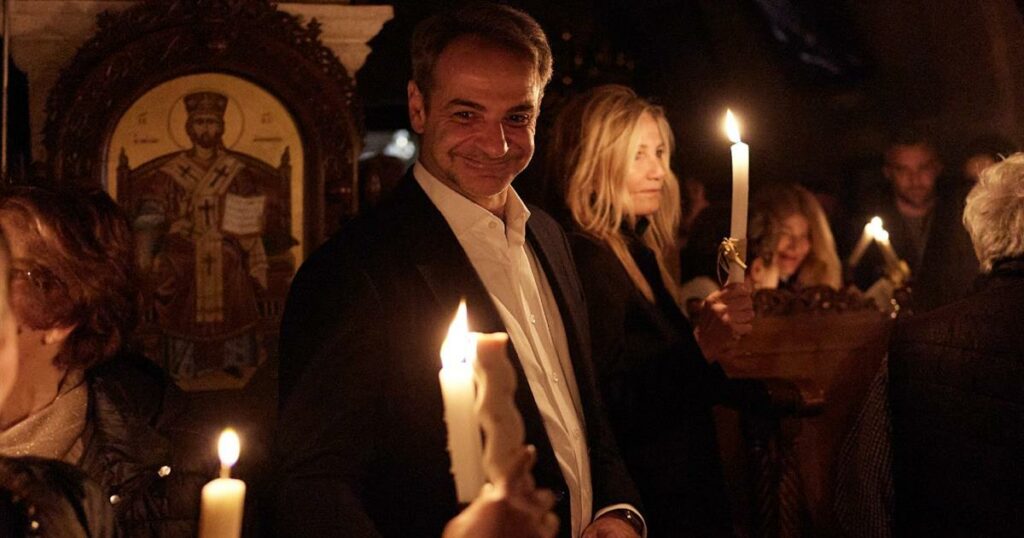 Κυριάκος Μητσοτάκης & Μαρέβα: Μια μοναδική στιγμή στα Χανιά με ένα συγκινητικό μήνυμα Ανάστασης!