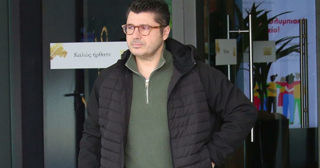 Λάμπρος Κωνσταντάρας: Η αφηγηματική απάντηση στις αιχμές συνεργάτιδας που συζητήθηκε.