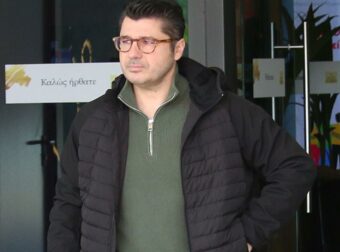 Λάμπρος Κωνσταντάρας: Η αφηγηματική απάντηση στις αιχμές συνεργάτιδας που συζητήθηκε.