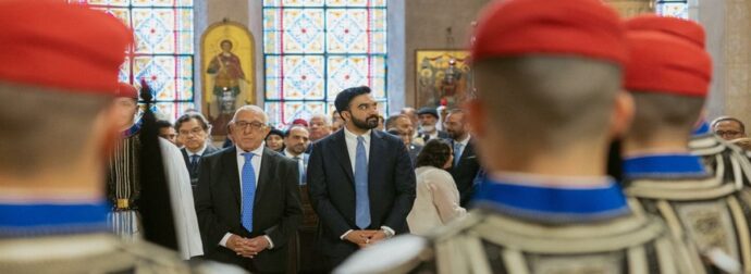 Οργισμένοι οι Τούρκοι: Ο Μαμντάνι καταγγέλλει τις σφαγές των Αρμενίων και παραβρίσκεται σε ελληνορθόδοξη λειτουργία, δηλώνοντας «Ζήτω η Ελλάδα».