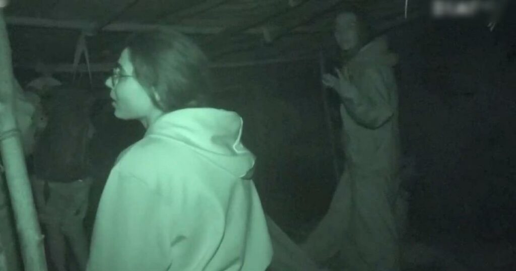 Survivor: Ένταση στην Καλύβα των Κόκκινων – Απομονώνουν τη Μαντίσα και την Αφήνουν Χωρίς Φαγητό!