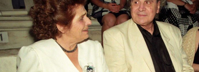 Μυρτώ Αλτίνογλου: Η αιώνια σύντροφος του Μίκη Θεοδωράκη γιορτάζει έναν αιώνα ζωής (Δείτε τις φωτογραφίες).