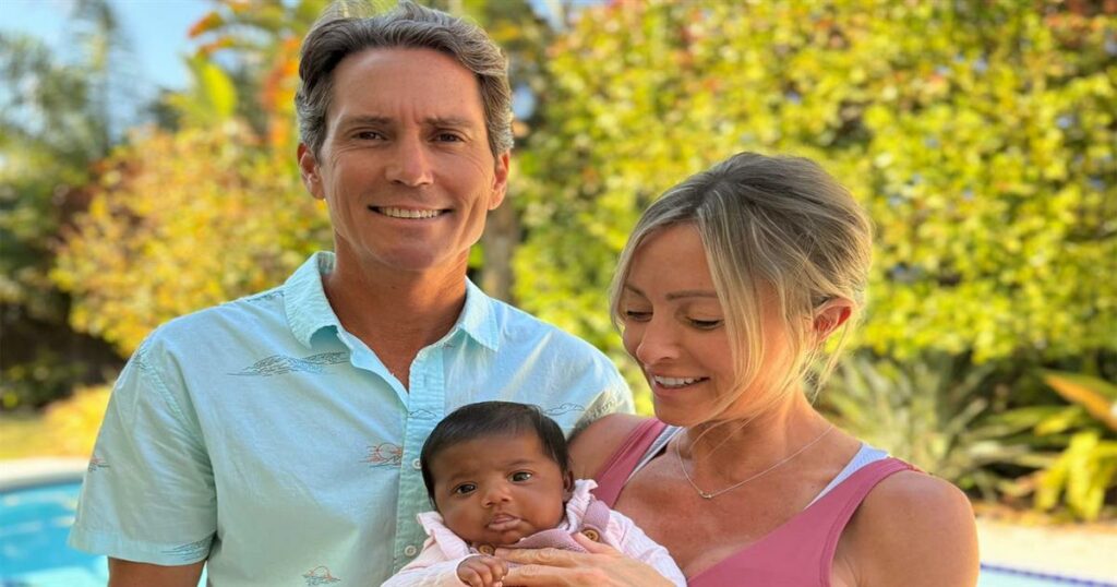 Απίστευτο περιστατικό εξωσωματικής: Ζευγάρι μεγαλώνει το λάθος μωρό – Τι θα συμβεί τώρα;