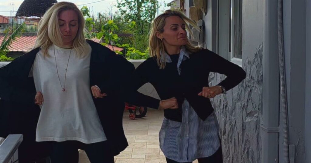 Βασιλική Μιλλούση: Το εκρηκτικό χορευτικό με την αδελφή της που σάρωσε τα social media—κι όλα αυτά χωρίς τη βοήθεια AI! (Βίντεο)