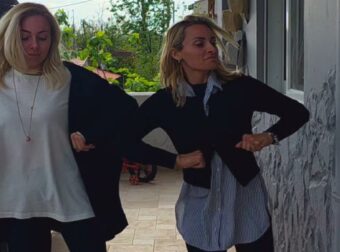 Βασιλική Μιλλούση: Το εκρηκτικό χορευτικό με την αδελφή της που σάρωσε τα social media—κι όλα αυτά χωρίς τη βοήθεια AI! (Βίντεο)