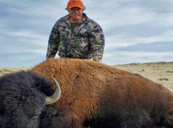 Τραγικό συμβάν σε σαφάρι: Εκατομμυριούχος χάνει τη ζωή του από επίθεση 5 ελεφάντων στην Αφρική.