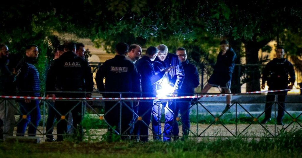 Τραγωδία στον Άγιο Δημήτριο: Το μυστηριώδες παιχνίδι της μοίρας – Η αλήθεια πίσω από τον θάνατο του 25χρονου και τον ρόλο του πατέρα του.