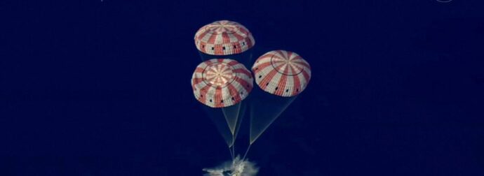 Οι αστροναύτες του Artemis II επέστρεψαν στη Γη μετά το ιστορικό σεληνιακό ταξίδι – Δείτε εκπληκτικά βίντεο και φωτογραφίες!