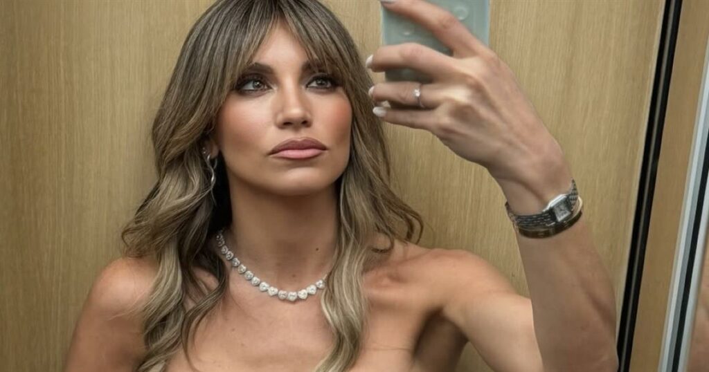 Αθηνά Οικονομάκου: Αποκάλυψη του Σχεδιαστή για το Μαγευτικό Νυφικό της – Δείτε το Πρώτο Βίντεο από την Πρόβα!