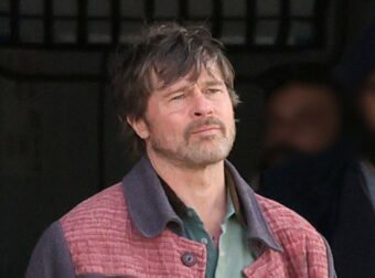 Σοκαριστική αποκάλυψη: Ο Μπραντ Πιτ αγνοεί το μπάνιο! Η κομμώτρια του στην Ύδρα αποκαλύπτει το μυστικό του.