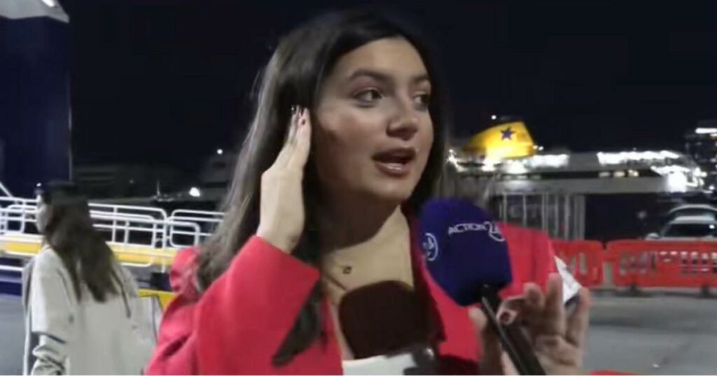 Ανακαλύψαμε την αφοσιωμένη δημοσιογράφο που διενεργεί πασχαλινά γκάλοπ στο λιμάνι του Πειραιά!