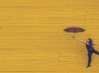 Δέκα Επαγγέλματα που οι Γυναίκες Κυριαρχούν: Ανακαλύψτε Πού Ξεχωρίζουν!