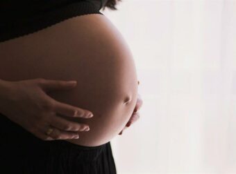 Καινούργιο κεφάλαιο: Περιμένει το τρίτο της παιδί ένα χρόνο μετά το διαζύγιο!