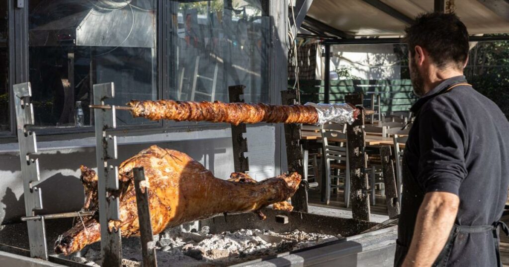 Πάσχα 2026: Απολαύστε το Παραδοσιακό Τραπέζι με Έξυπνη Διαχείριση — Οδηγός για το Αρνί σε Προσιτές Δόσεις!