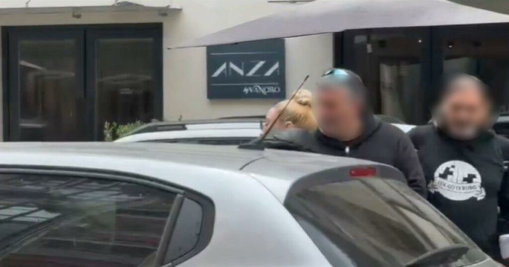 Ιωάννα Τούνη: Ελεύθερη και πάλι – Αποκλειστικό βίντεο από τη στιγμή που βγαίνει από το αστυνομικό τμήμα!