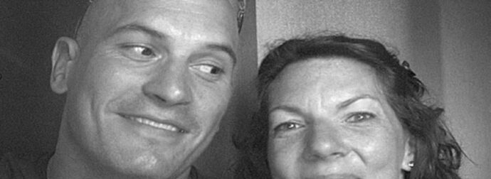 «Μια ανείπωτη ιστορία: Η υγιής και δραστήρια γυναίκα που έφυγε από καρκίνο ωοθηκών στα 46 – Το σύμπτωμα στο γυμναστήριο που της άλλαξε τη ζωή»