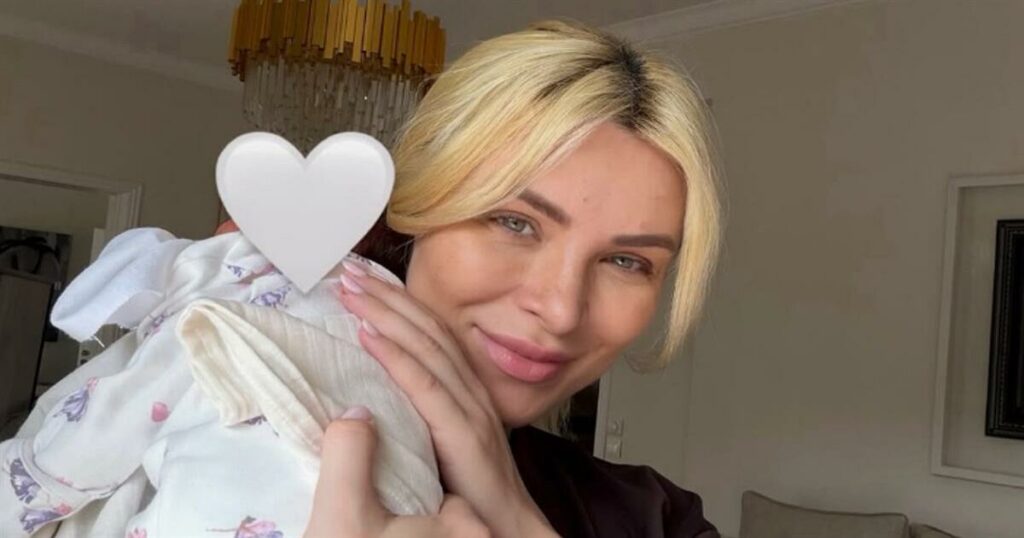 Κατερίνα Καινούργιου: Οργισμένη με τις AI φωτογραφίες της κόρης της – «Αυτό δεν είναι το παιδί μου!»