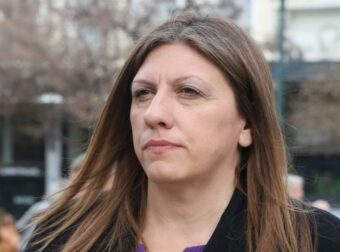 Ζωή Κωνσταντοπούλου: Θυελλώδης Ένταση στη Δίκη των Τεμπών – Αποκλειστικό Βίντεο από την Αίθουσα Δικαστηρίου