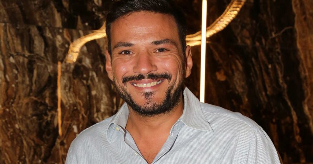 Κώστας Τσουρός: Ξεκαθαρίζει το περιστατικό στη Νάξο – Απορρίπτει τις φήμες περί ξυλοδαρμού.