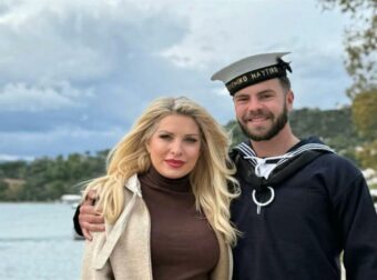 Ελένη Μενεγάκη: Ο Άγγελος Λάτσιος Ετοιμάζεται να Λανσάρει το Νέο του Μαγαζί στην Άνδρο – Οι Πυρετώδεις Προετοιμασίες!