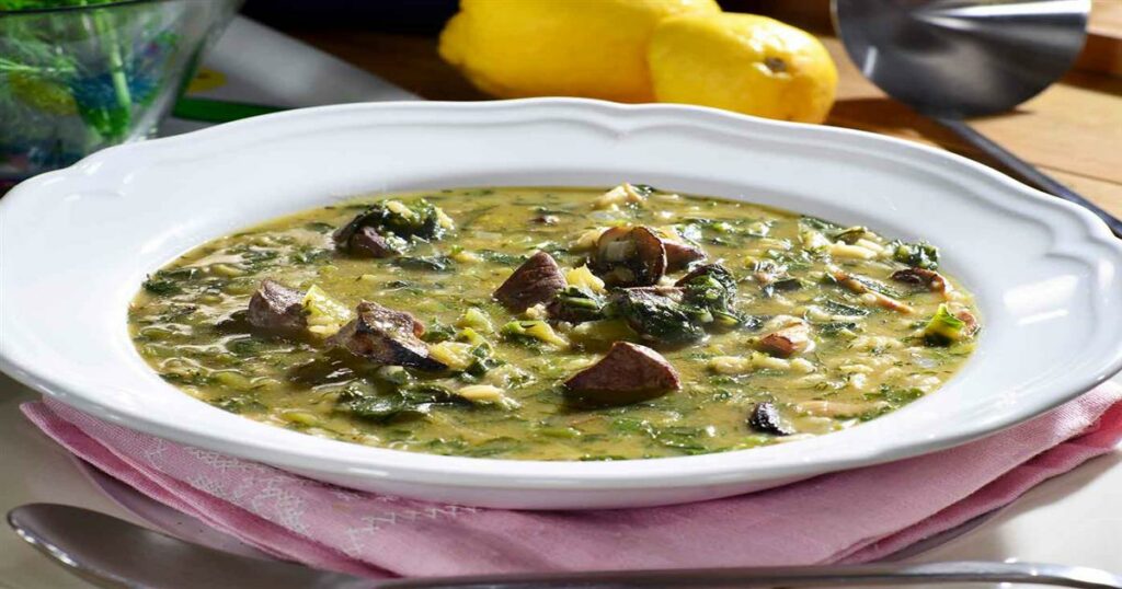 Ανακάλυψε το Μυστικό Πίσω από τη Μαγειρίτσα: Ο Συμβολισμός της στο Μεγάλο Σάββατο που Λίγοι Γνωρίζουν!