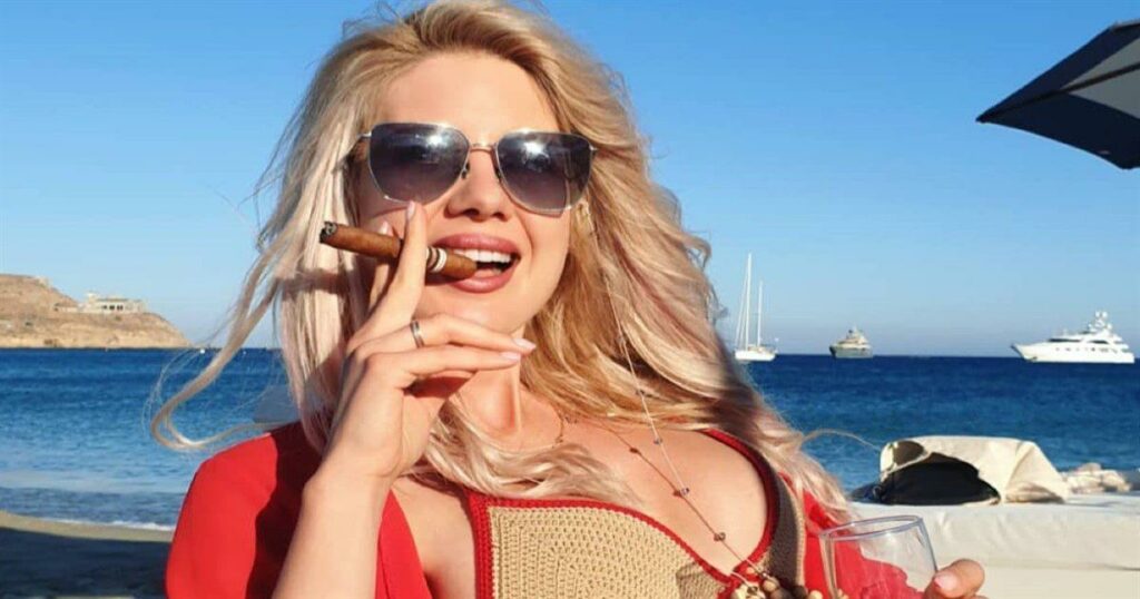 Σοφία Μαριόλα: Οι άγνωστες πτυχές της ζωής της στη Θεσσαλονίκη και η αναπάντεχη επαγγελματική στροφή στην Αθήνα.