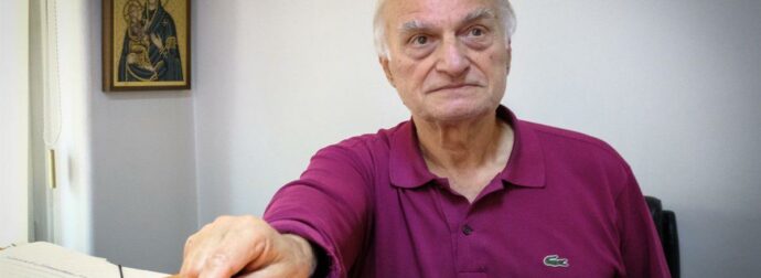 Μανώλης Μαυρομμάτης: «Έδωσα μάχη για να σώσω το σπίτι μου από τη φωτιά, αλλά απέτυχα» – Συνταρακτική αφήγηση από το μέτωπο της καταστροφής.