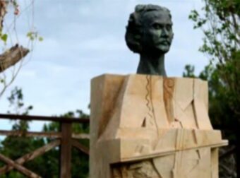 Σοκ στην Κρήτη: Καταστροφή στην προτομή του Νίκου Ξυλούρη – Δείτε τις συγκλονιστικές εικόνες.