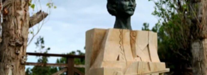 Σοκ στην Κρήτη: Καταστροφή στην προτομή του Νίκου Ξυλούρη – Δείτε τις συγκλονιστικές εικόνες.