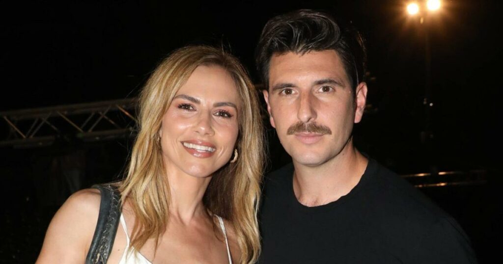 Ρομαντικές στιγμές στη Μύκονο: Το πρώτο φιλί της Ντορέττας Παπαδημητρίου με τον Γιώργο Γεροντιδάκη που δεν πρέπει να χάσετε!