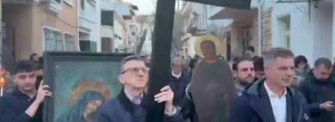 Άρης Πορτοσάλτε: Αναλαμβάνει τον Σταυρό του Μαρτυρίου στην Κωνσταντινούπολη – Μια μοναδική εμπειρία.
