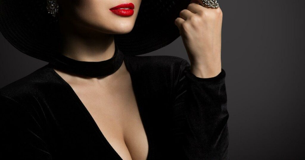 «Αποκάλυψη-σοκ: Η διάσημη σταρ που δεν κρύβει τις επεμβάσεις της στο στήθος!»