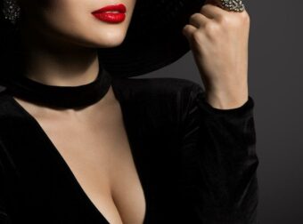 «Αποκάλυψη-σοκ: Η διάσημη σταρ που δεν κρύβει τις επεμβάσεις της στο στήθος!»