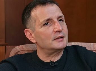 Δημήτρης Μπάσης: «Μετά από 33 χρόνια στην Αθήνα, σκέφτομαι την επιστροφή στο χωριό μου για πάντα»