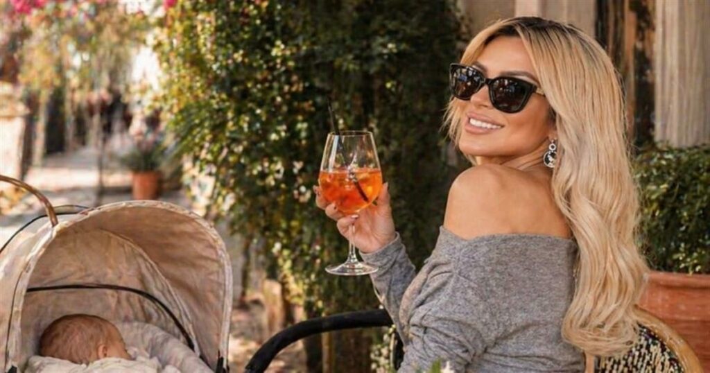 Η Καινούργιου σπάει τον κανόνα: Που εθεάθη για ποτό μόλις τρεις εβδομάδες μετά τη γέννα;