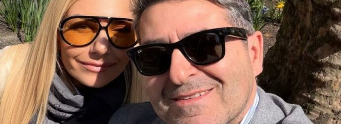 Η Τίνα Μεσσαροπούλου μοιράζεται μια συγκινητική στιγμή για τον Γιώργο Μυλωνάκη από το νοσοκομείο: Ένα σπαρακτικό μήνυμα γεμάτο αγάπη.