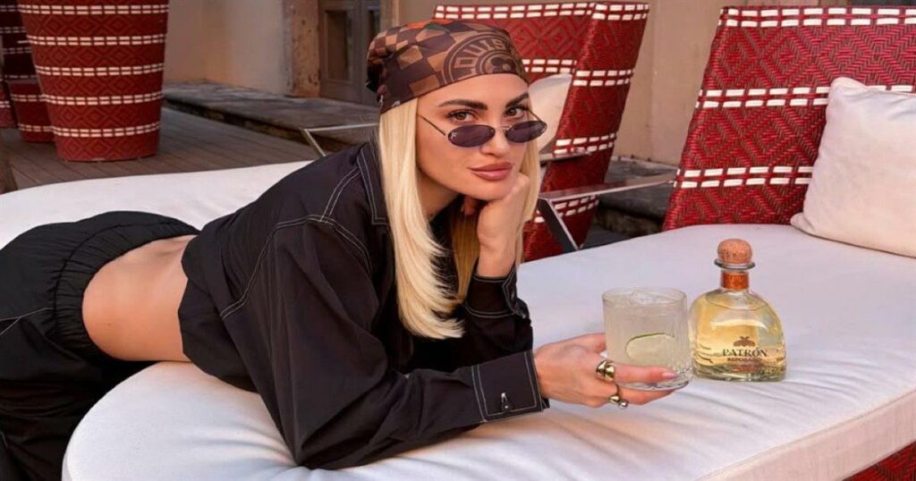 Η Μαγεία της Ιωάννας: Πώς Έκανε το Instagram Χρυσή Ευκαιρία στην Ελλάδα.