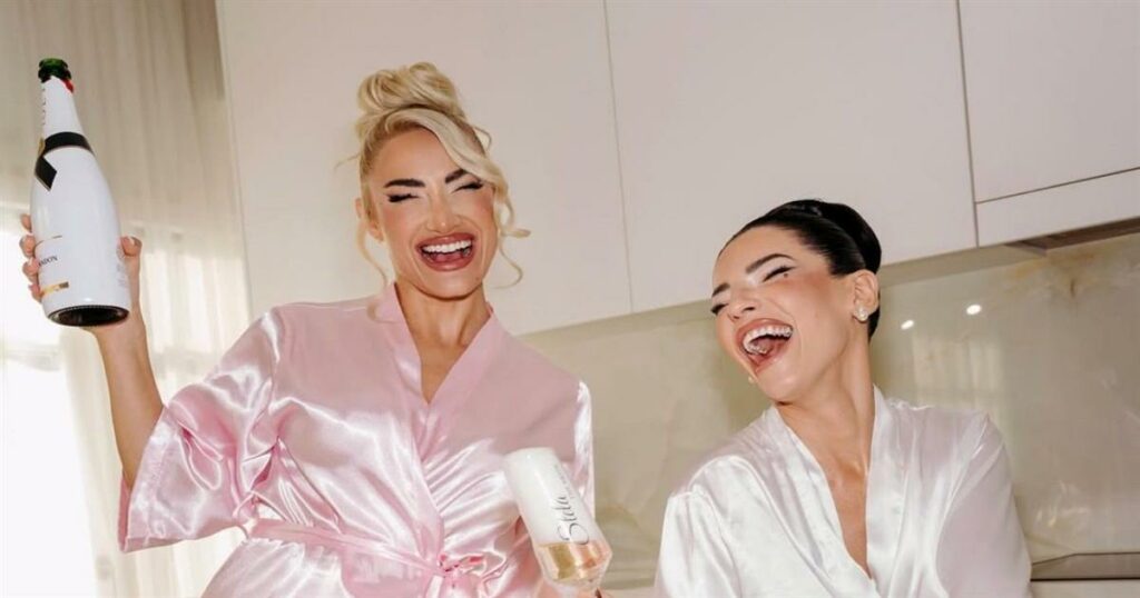 Ιωάννα Τούνη & Στέλλα Πάσσαρη: Αναπολώντας τη φιλία τους μια δεκαετία πριν!