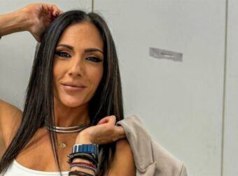 Αναπάντεχη εμφάνιση της Ανθής Βούλγαρη στο Mega: Η αντίδραση της μακιγιέρ που έγινε viral!