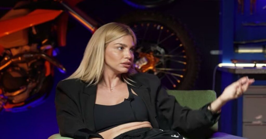 Αποκάλυψη-βόμβα από τη Χατζηθεοδώρου: Τα κρυμμένα μηνύματα που βρέθηκαν και η συγκλονιστική της αντίδραση στην προσωπική της ζωή!