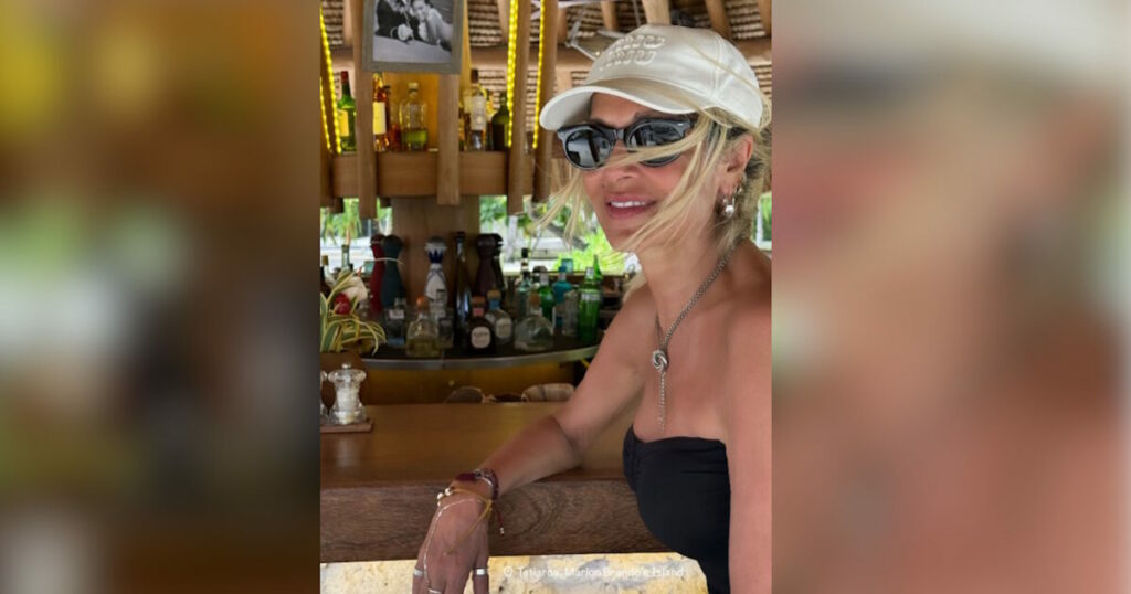 Άννα Βίσση: Μαγευτικές διακοπές με αναπάντεχη συνάντηση με καρχαρία! (video)