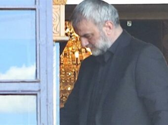 ΚΟΛΟΣΣΟΣ ΤΡΑΙΑΝΟΣ ΔΕΛΛΑΣ: ΖΗΤΗΣΕ ΕΝΑ ΠΡΑΓΜΑ ΜΟΝΟ ΣΤΗΝ ΚΗΔΕΙΑ ΤΗΣ ΓΥΝΑΙΚΑΣ ΤΟΥ