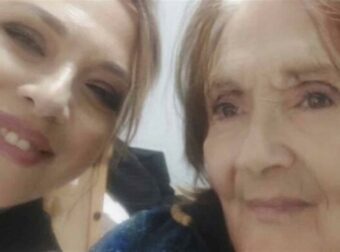Η εξομολόγηση της Ελένης Ράντου: «Αντιστέκομαι στον θάνατο – Δεν αντέχω να σκεφτώ την απώλεια της μητέρας μου»