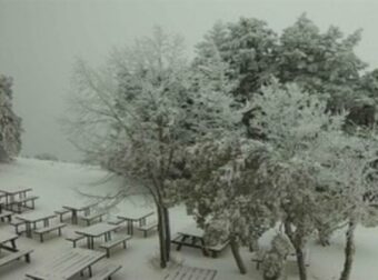 Ο καιρός μας εκπλήσσει: Χιόνια και παγωνιά σε Παρνασσό, Σέλι, Ορεινή Κορινθία και Δράμα, ακόμη και μέσα στον Μάιο!