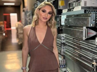 Αθηνά Κλήμη: Απαντά στα σχόλια για την επιτροπή της Eurovision – «Δεν με αγγίζουν οι κατηγορίες για “βύσμα”»
