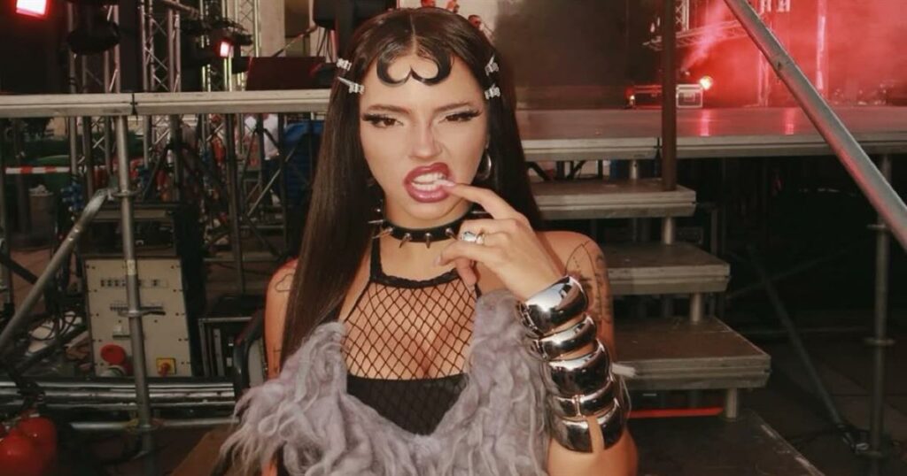 Δείτε την Dara στα 16 της στο X Factor πριν κατακτήσει τη Eurovision (Βίντεο)!”