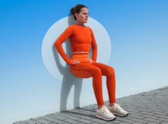 7 εύκολες ασκήσεις Pilates για κομψά και δυνατά χέρια σε κάθε ηλικία πάνω από τα 50.