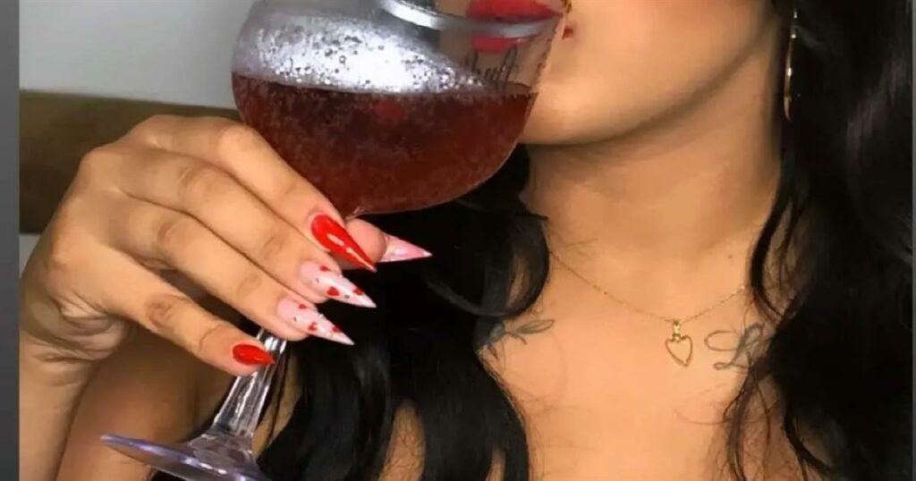 Συγκλονιστική είδηση: Δολοφονία 26χρονης Influencer ενώπιον των παιδιών της – Το μυστήριο πίσω από την τελευταία της ανάρτηση.
