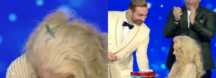 Η Μαρία Αλιφέρη εντυπωσιάστηκε στο J2US: Η συγκινητική στιγμή με την έκπληξη της τούρτας.